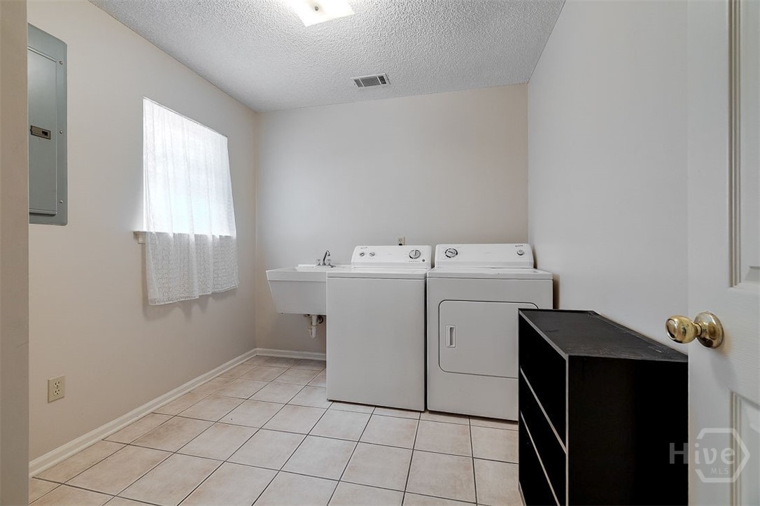 1282 Long Bridge Road Rincon, GA 31326 - Photo 29 of 39 Laundry room