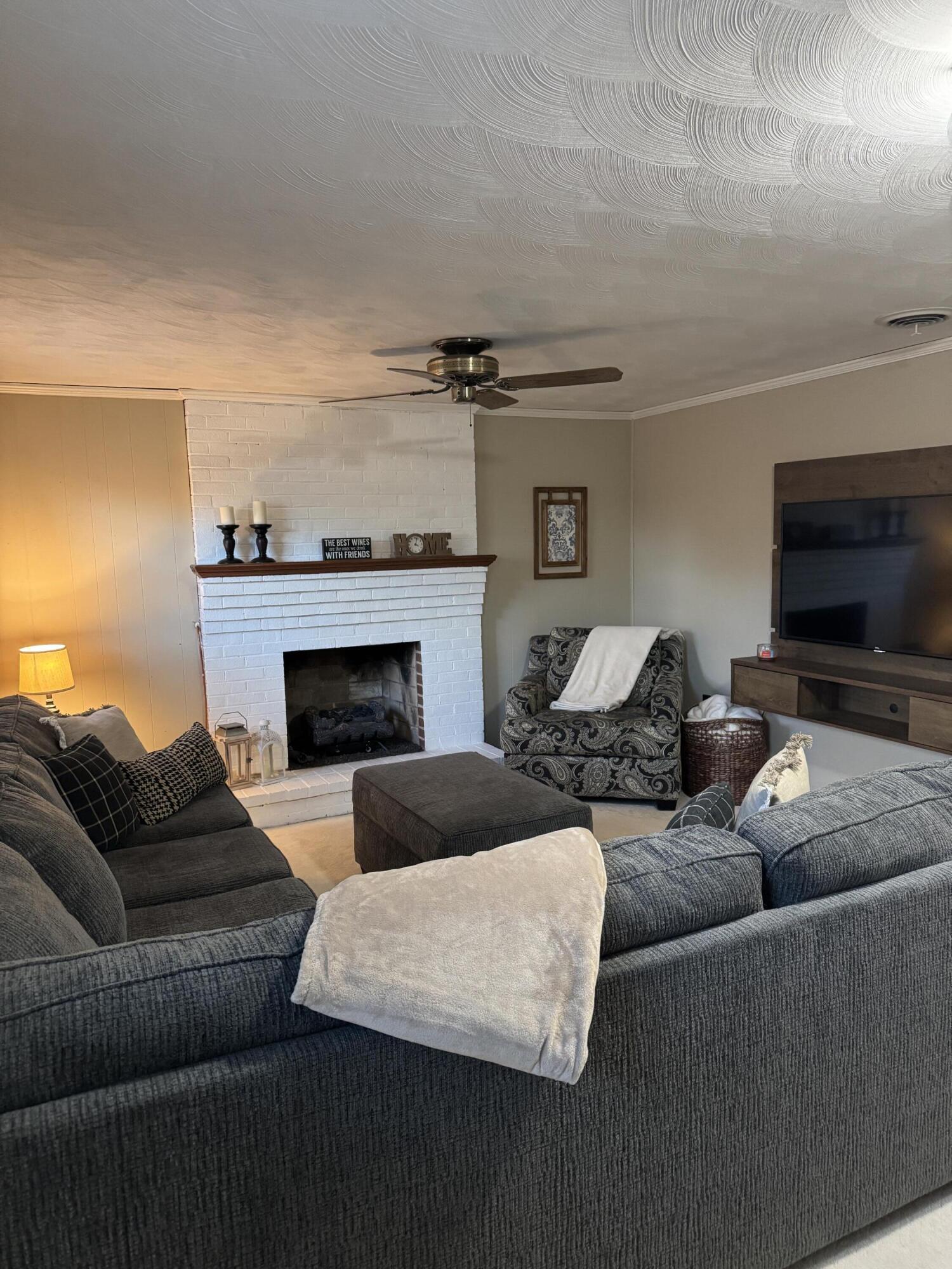 721 Arcadia Circle Vinton, VA 24179 - Photo 3 of 9 IMG_5880