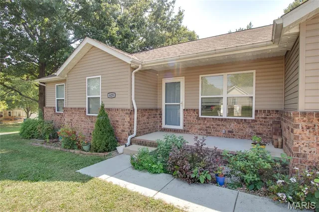 $274,500 | 629 School Avenue, East Alton, IL 62024