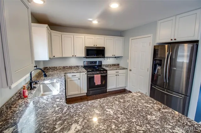 $274,500 | 629 School Avenue, East Alton, IL 62024