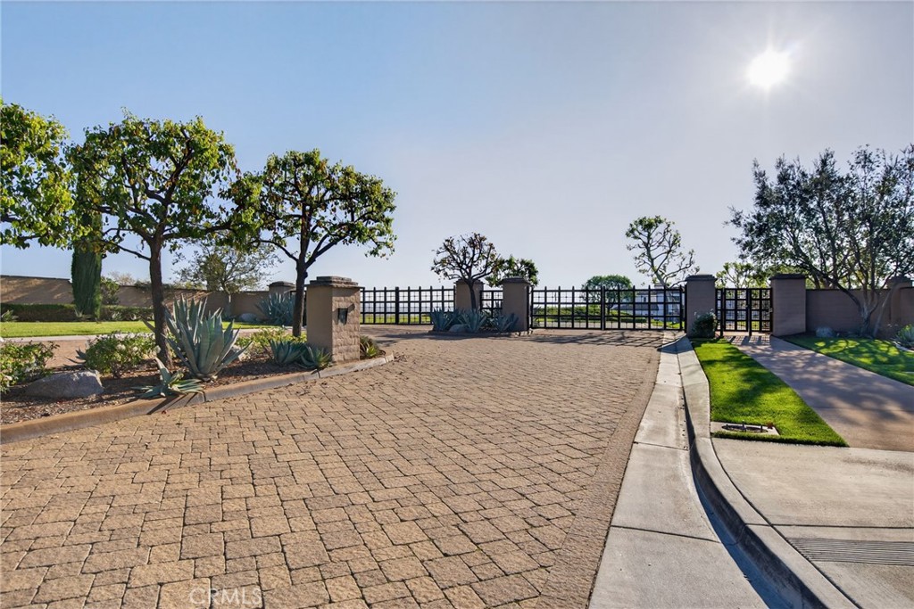 7478 Via Montecito Court Riverside, CA 92506 - Photo 2 of 12 Gallery Image 2