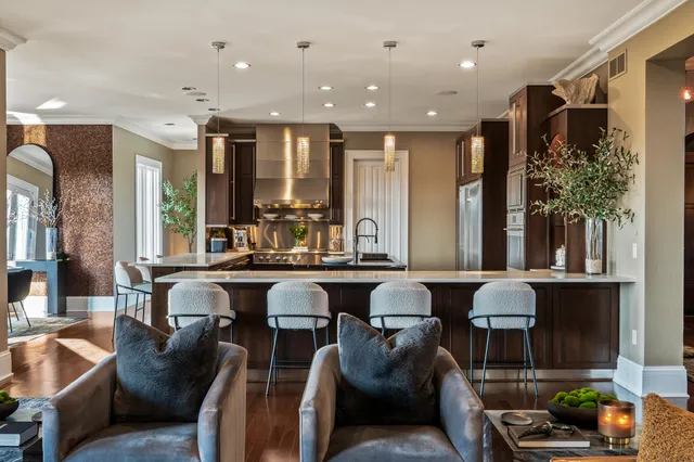 $5,000,000 | S17W28902 Price Court, Genesee, WI 53188