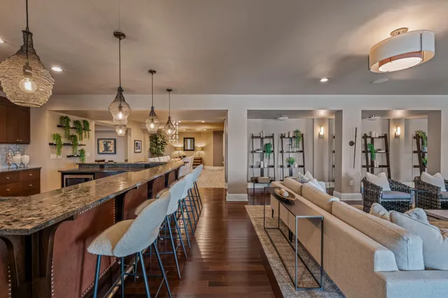 $5,000,000 | S17W28902 Price Court, Genesee, WI 53188