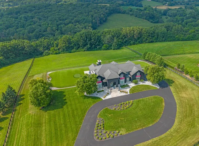 $5,000,000 | S17W28902 Price Court, Genesee, WI 53188