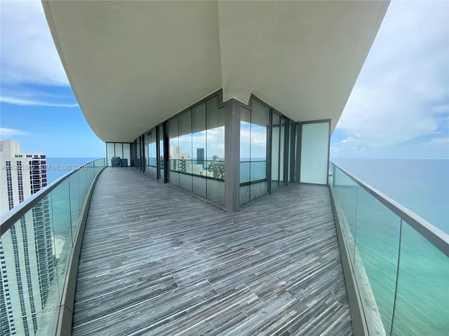 $12,000 | 18975 Collins Avenue, Unit 3605, Sunny Isles Beach, FL 33160