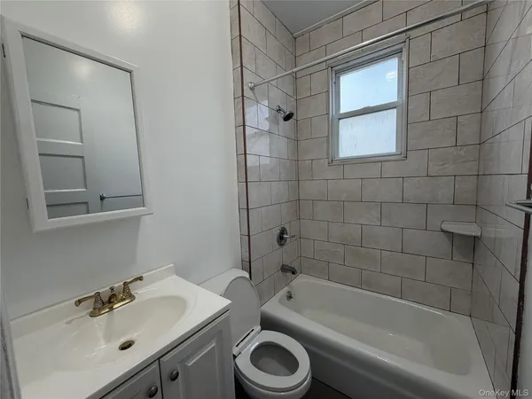 $2,750 | 31 Garfield Street, Unit 3R, Yonkers, NY 10701