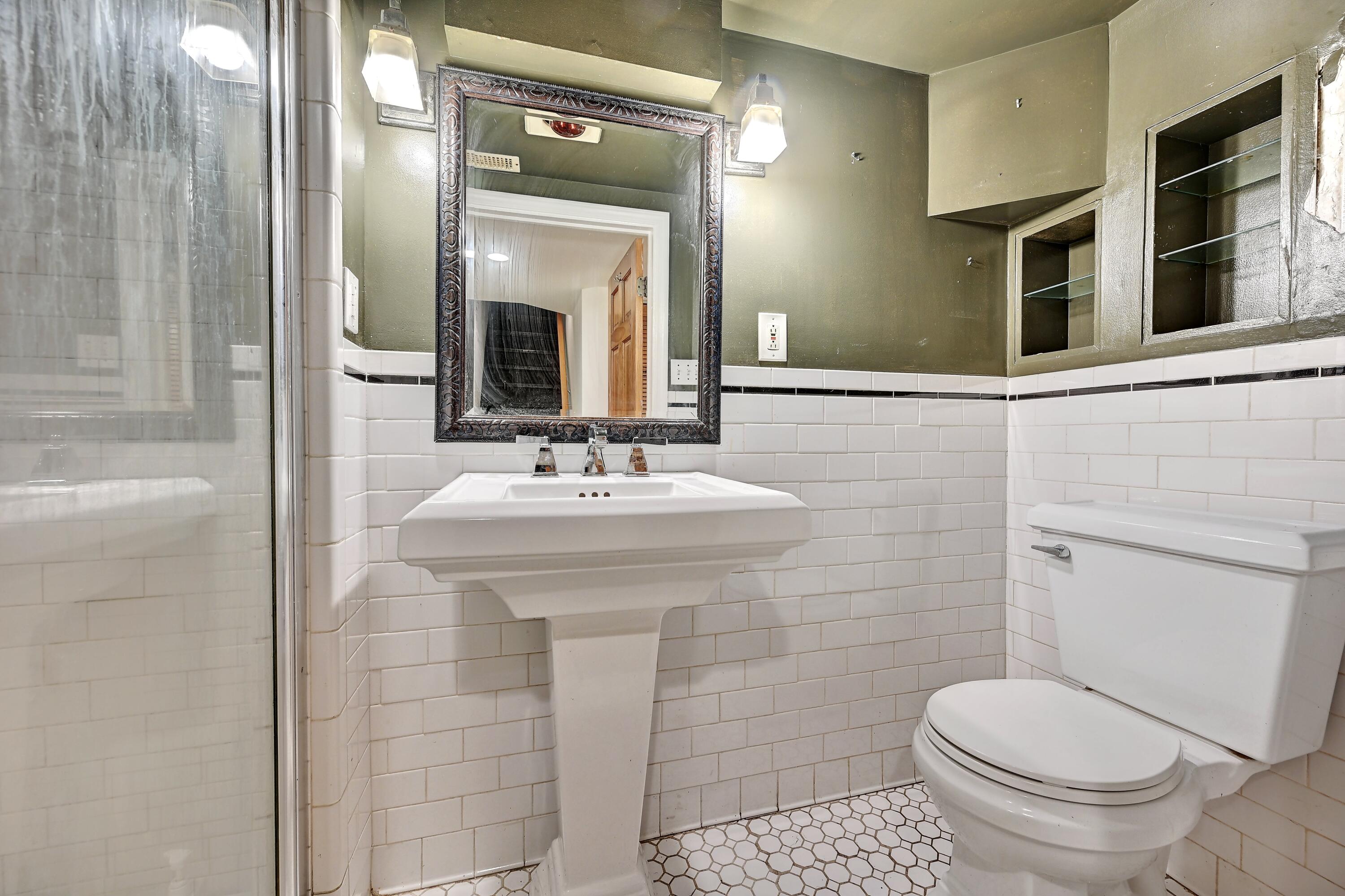 1060 Jackson Road Covington, KY 41011 - Photo 24 of 30 Bathroom