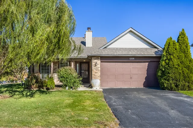 $299,900 | 1256 Concord Drive, Elgin, IL 60120
