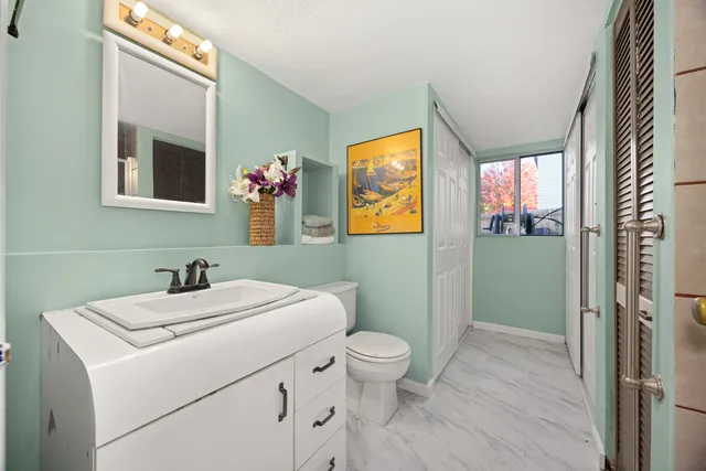 $299,900 | 1256 Concord Drive, Elgin, IL 60120