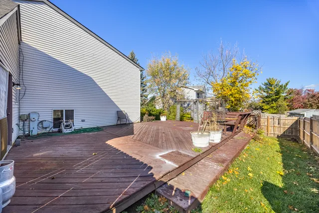 $299,900 | 1256 Concord Drive, Elgin, IL 60120