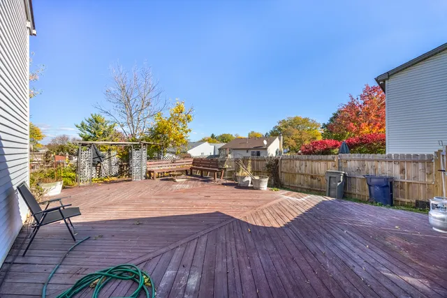 $299,900 | 1256 Concord Drive, Elgin, IL 60120