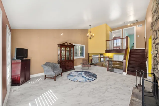 $299,900 | 1256 Concord Drive, Elgin, IL 60120