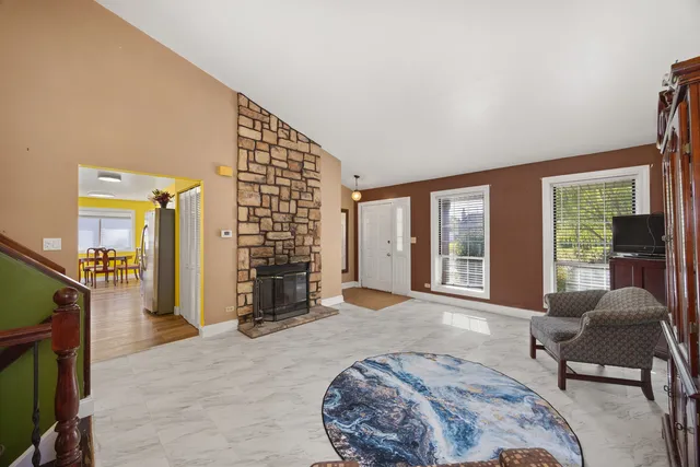 $299,900 | 1256 Concord Drive, Elgin, IL 60120