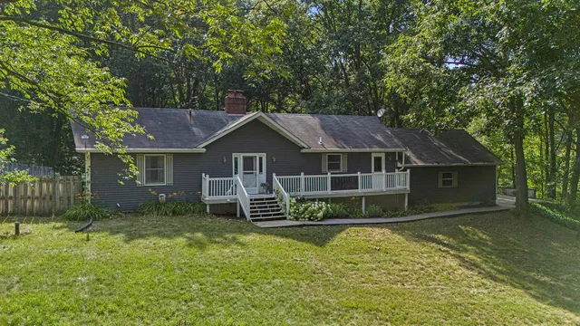 $649,900 | 2525 Biggs Avenue Northeast, Lowell, MI 49331