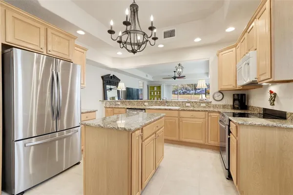 $359,999 | 26206 Avenida Las Colinas, Unit 4A, Howey-in-the-Hills, FL 34737