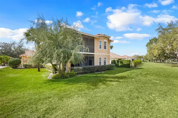 $359,999 | 26206 Avenida Las Colinas, Unit 4A, Howey-in-the-Hills, FL 34737