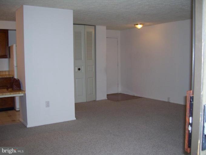 1001 Heather Ridge Drive, Unit L Frederick, MD 21702 - Photo 5 of 13 Living Room