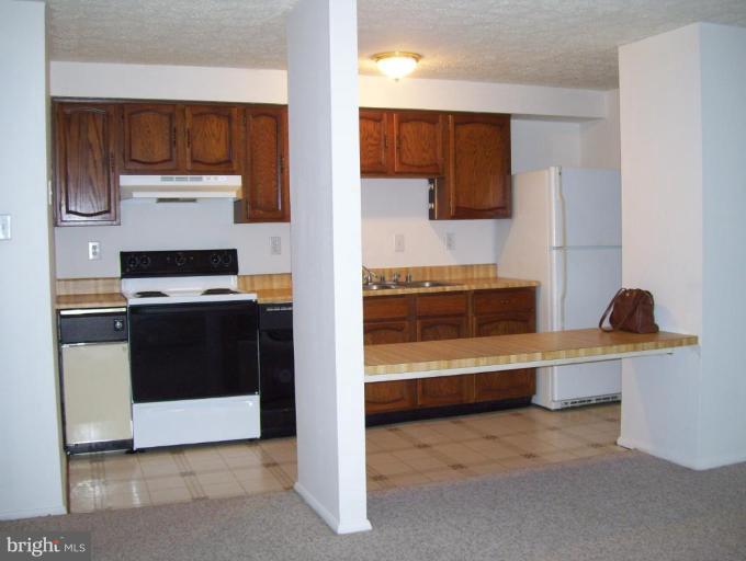 1001 Heather Ridge Drive, Unit L Frederick, MD 21702 - Photo 8 of 13 Kitchen
