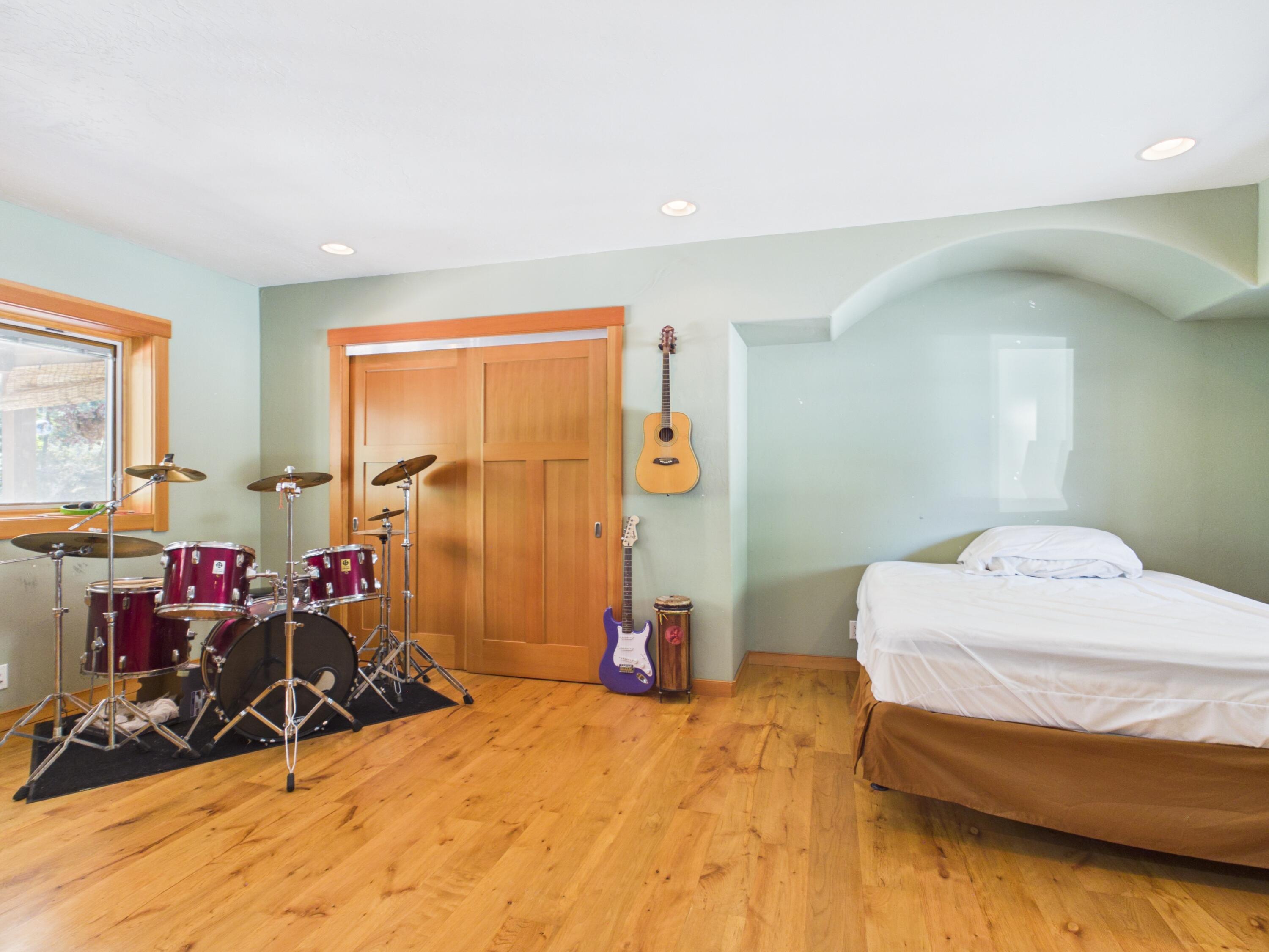 22689 Alderpoint Road Alderpoint, CA 95511 - Photo 31 of 146 Gallery Image 31