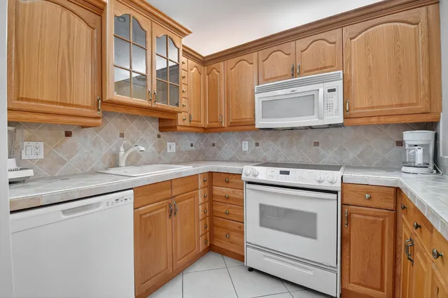 $1,650 | 426 Pine Glen Lane, Unit A1, Greenacres, FL 33463