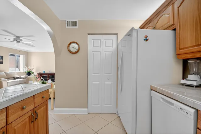 $1,650 | 426 Pine Glen Lane, Unit A1, Greenacres, FL 33463