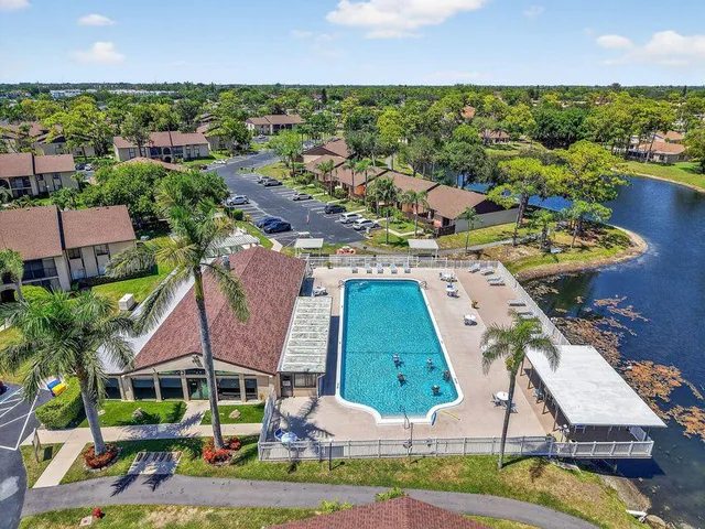 $1,650 | 426 Pine Glen Lane, Unit A1, Greenacres, FL 33463