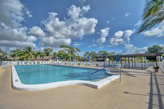 $1,650 | 426 Pine Glen Lane, Unit A1, Greenacres, FL 33463