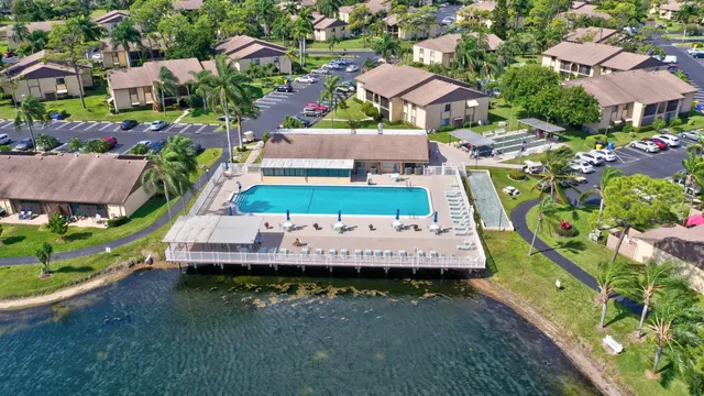 $1,650 | 426 Pine Glen Lane, Unit A1, Greenacres, FL 33463