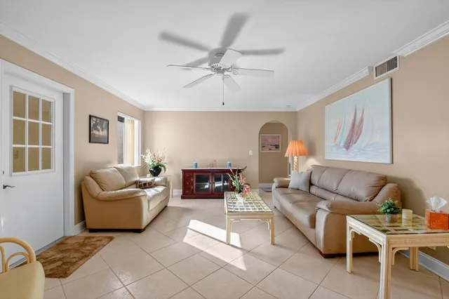 $1,650 | 426 Pine Glen Lane, Unit A1, Greenacres, FL 33463