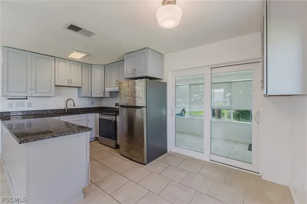 $1,900 | 16599 Davis Road, Fort Myers, FL 33908