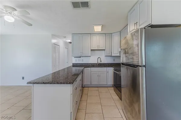 $1,900 | 16599 Davis Road, Fort Myers, FL 33908