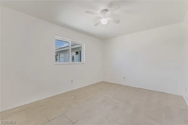 $1,900 | 16599 Davis Road, Fort Myers, FL 33908