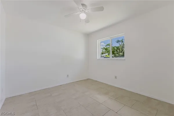 $1,900 | 16599 Davis Road, Fort Myers, FL 33908