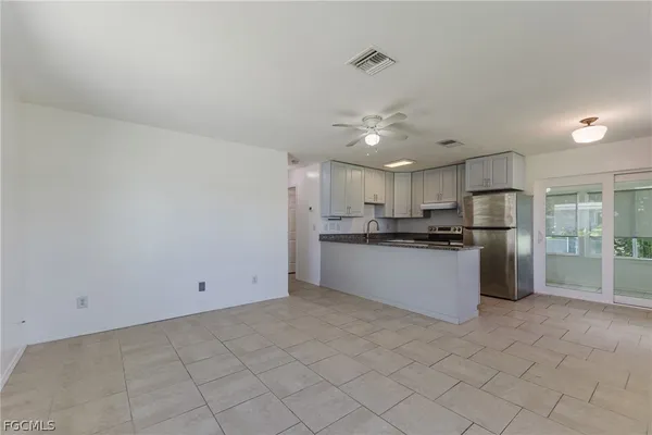 $1,900 | 16599 Davis Road, Fort Myers, FL 33908