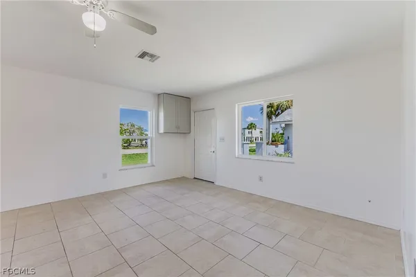 $1,900 | 16599 Davis Road, Fort Myers, FL 33908