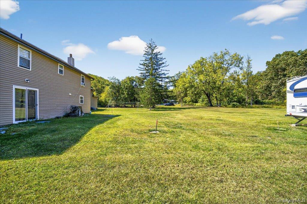 431 Gate Hill Coop Road Stony Point, NY 10980 - Photo 33 of 41 View of green lawn
