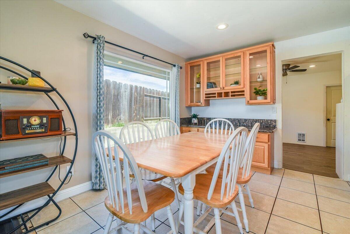 664 Moonglow Road Lompoc, CA 93436 - Photo 12 of 25 a dining room with furniture and window