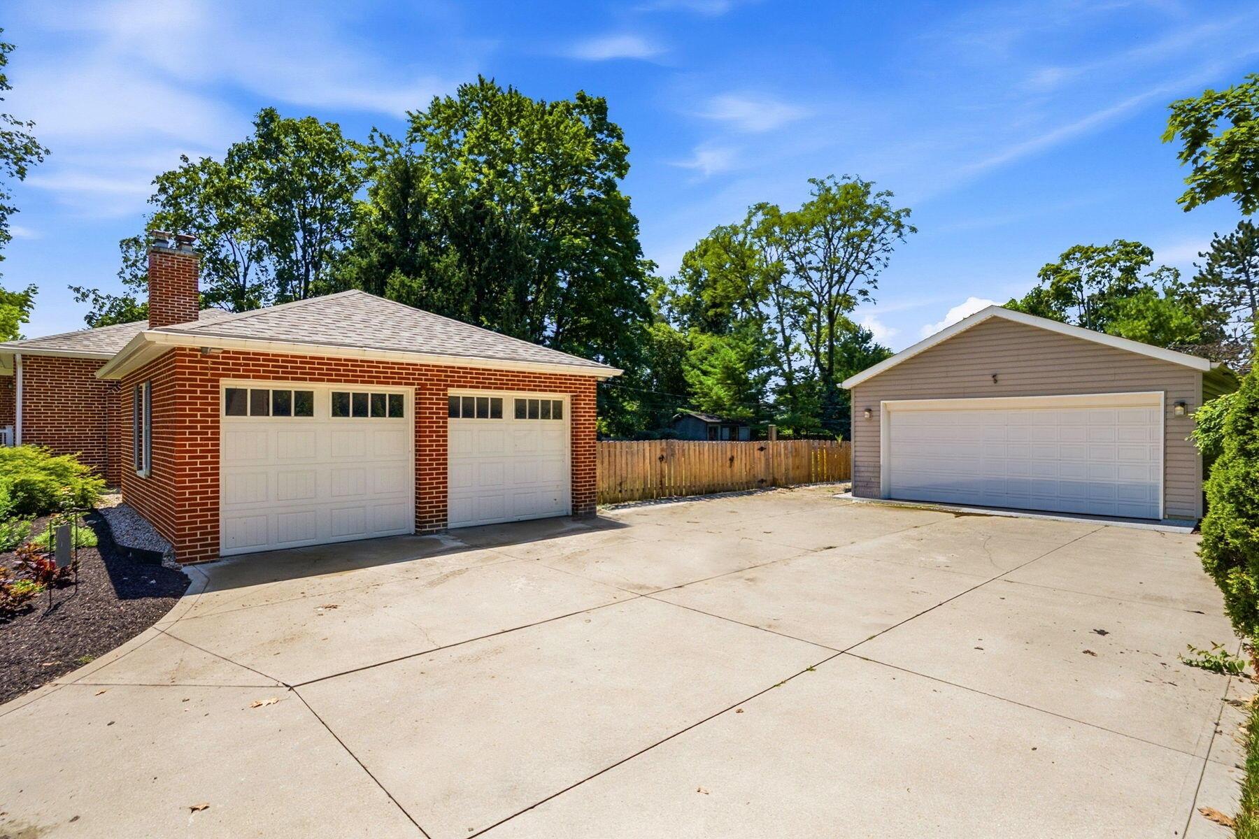 3503 Colchester Road Columbus, OH 43221 - Photo 4 of 54 Exterior View - Garages