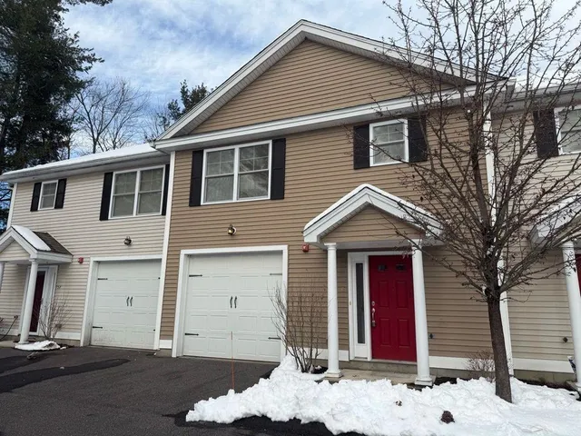 $2,800 | 75 Deerwood Drive, Unit E, Nashua, NH 03063