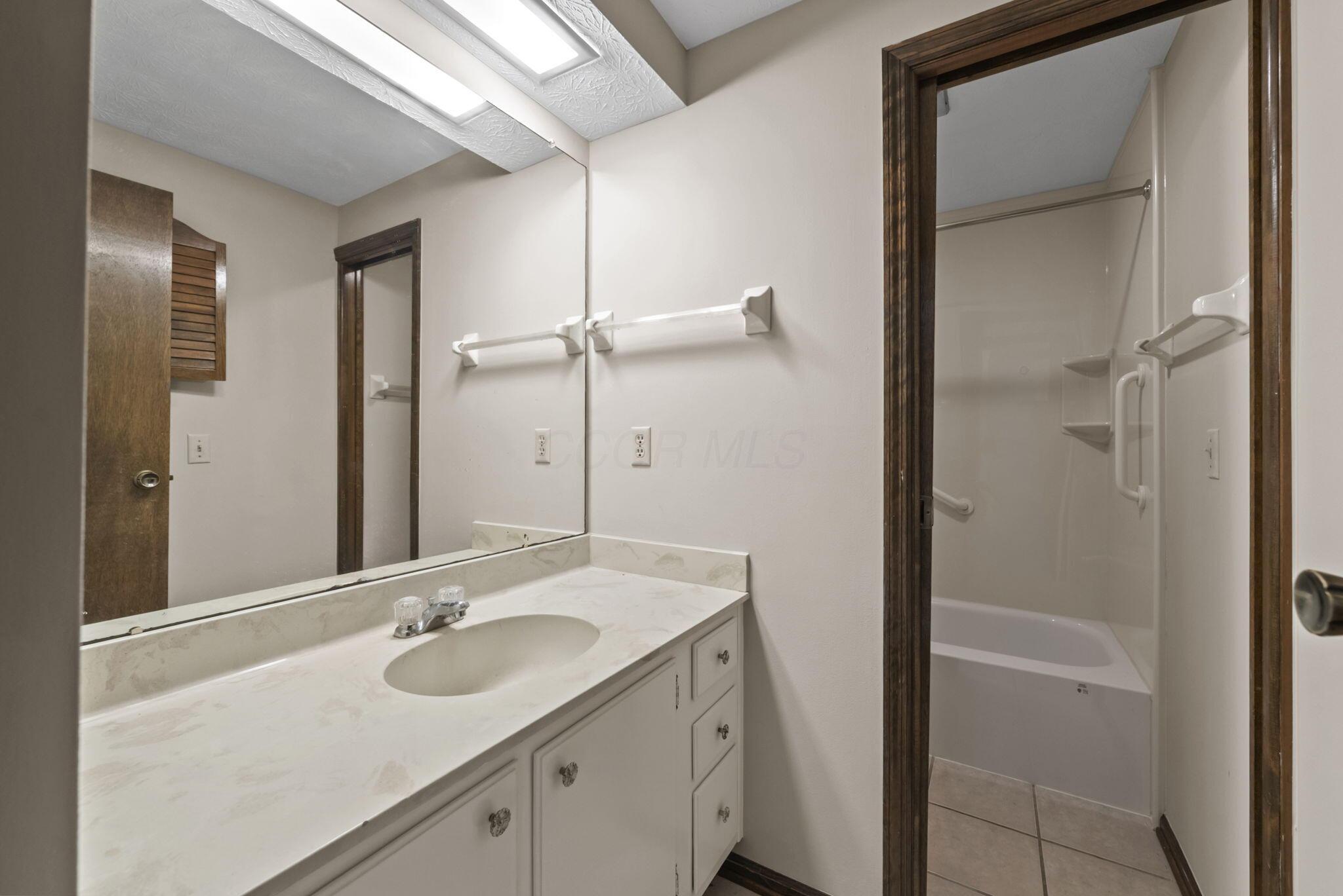 5100 Ranstead Court Columbus, OH 43220 - Photo 21 of 37 21-web-or-mls-DSC02617