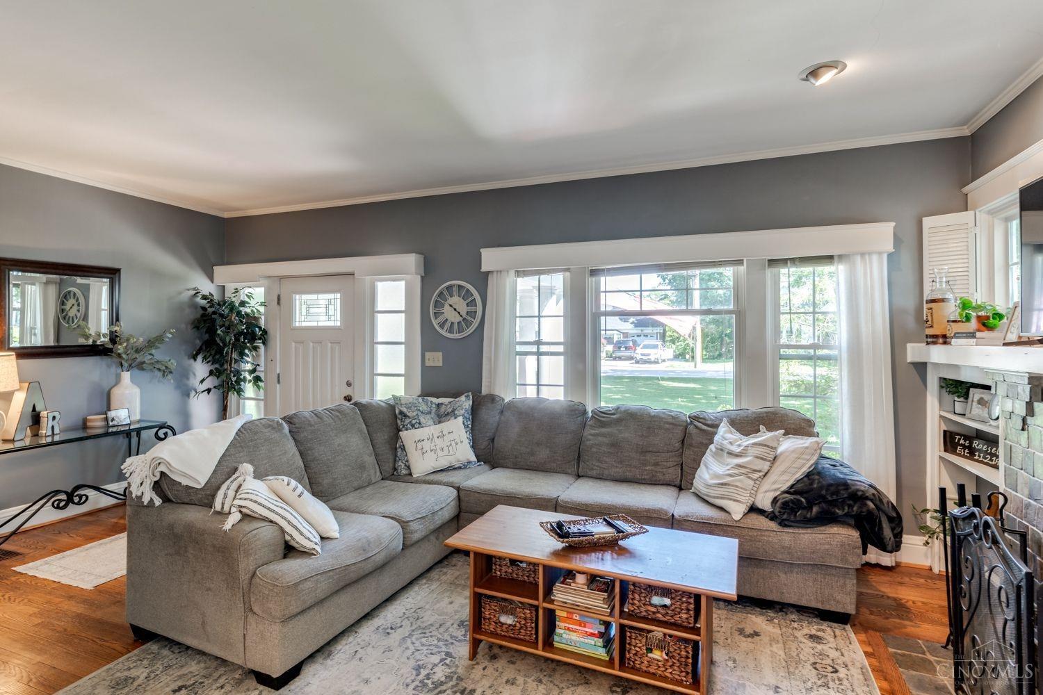 3813 Boomer Road Cincinnati, OH 45247 - Photo 6 of 69