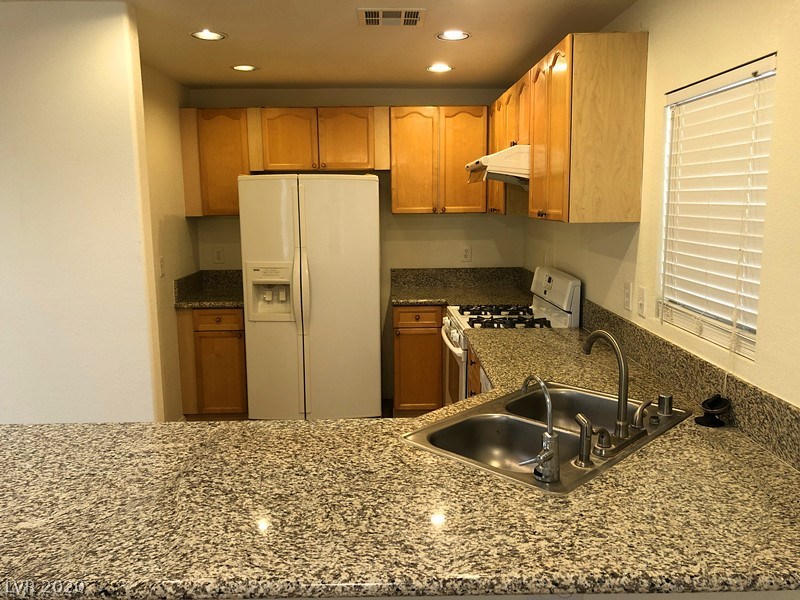 8473 Opal Splendor Avenue Las Vegas, NV 89147 - Photo 11 of 33