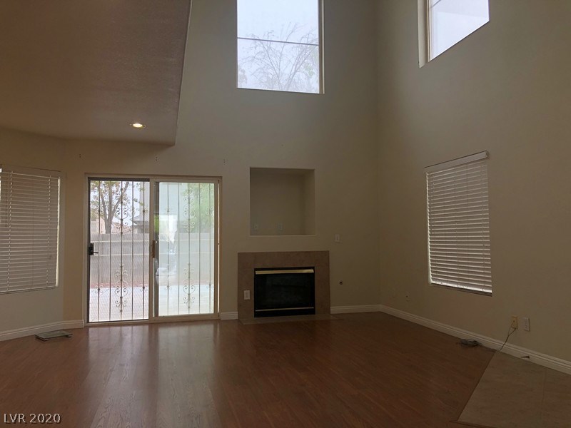 8473 Opal Splendor Avenue Las Vegas, NV 89147 - Photo 3 of 33