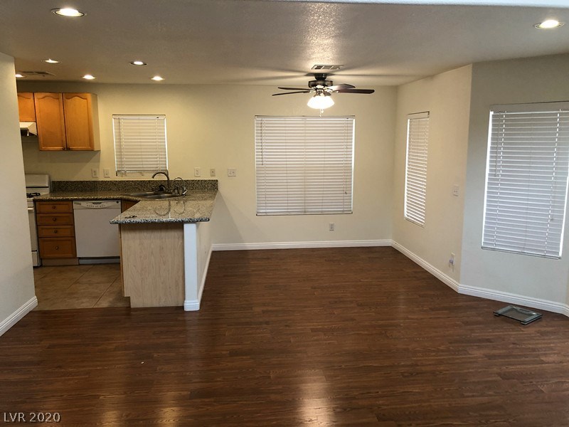 8473 Opal Splendor Avenue Las Vegas, NV 89147 - Photo 7 of 33