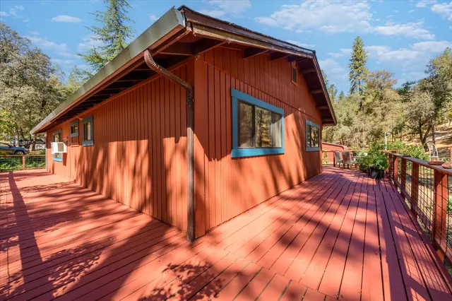 a view of backyard of house