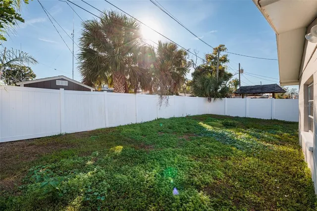 a view of yard with green space