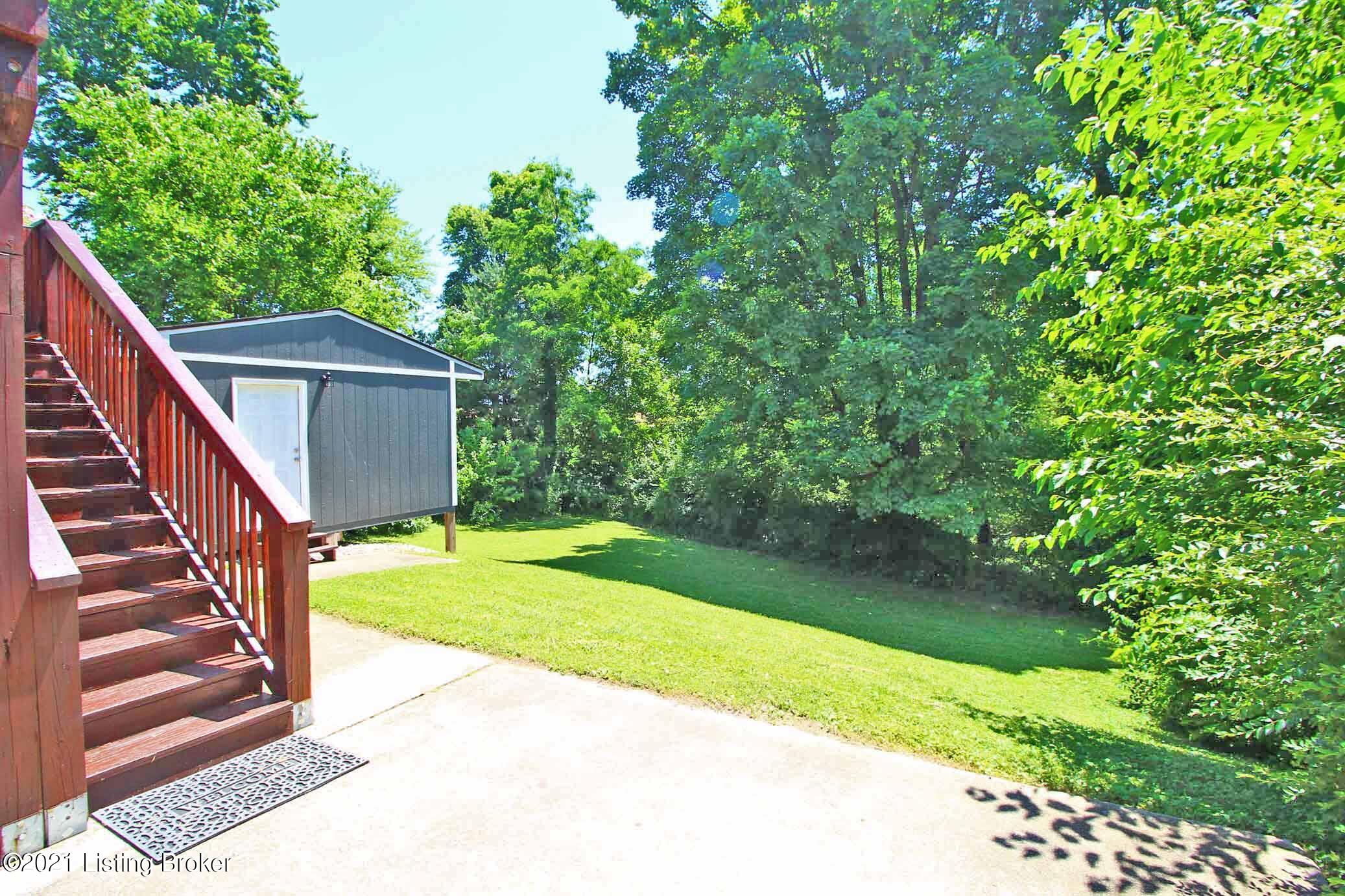 5415 Winding Road Louisville, KY 40214 - Photo 32 of 37 Rear Yard