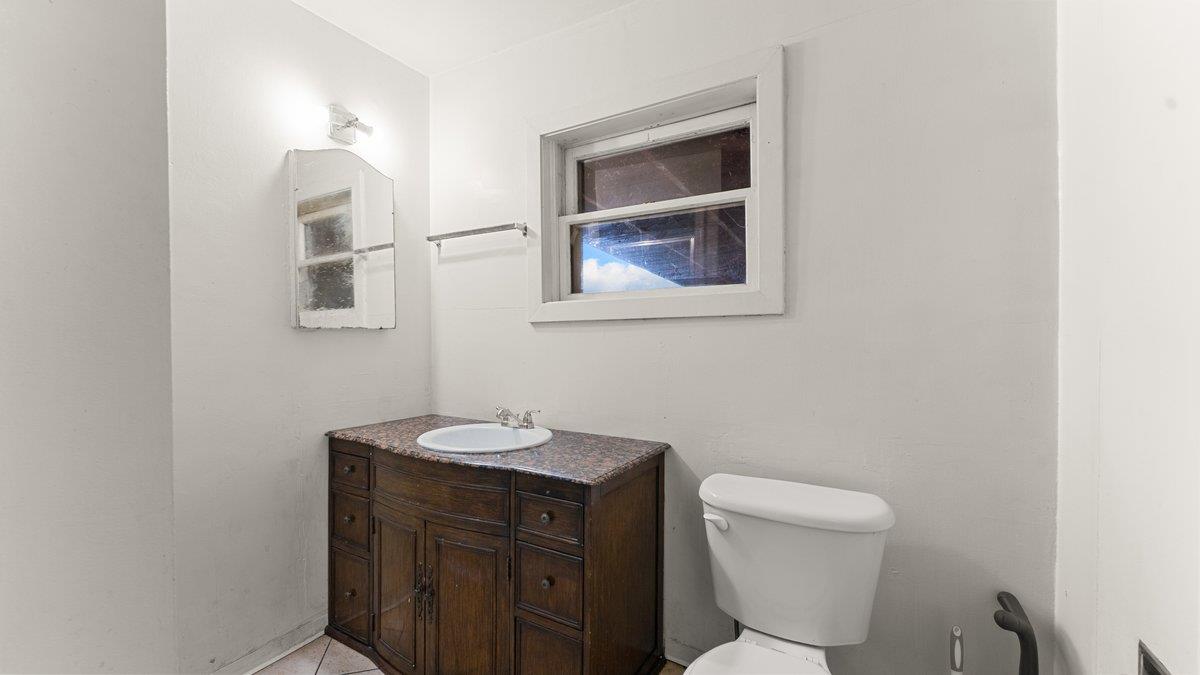 1785 Palermo Road Palermo, CA 95968 - Photo 11 of 24 Downstairs Full Bath