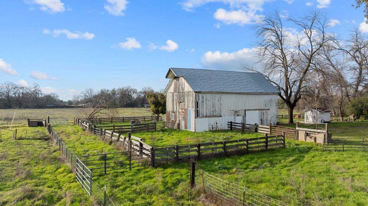 1785 Palermo Road Palermo, CA 95968 - Photo 2 of 24 Barn / Paddock Areas