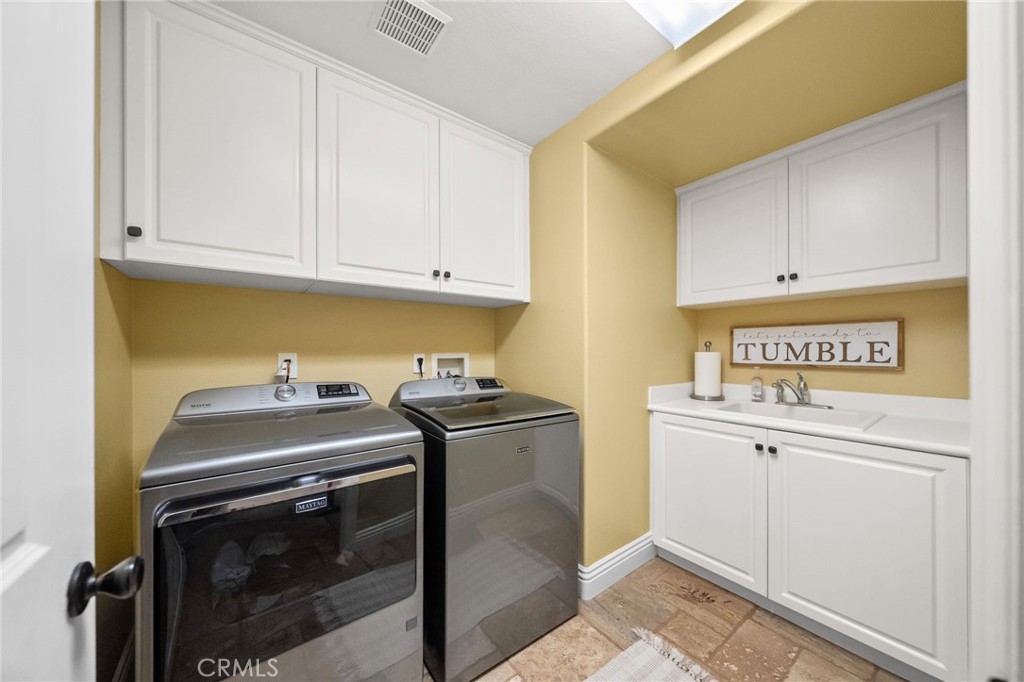 46331 Hunter Trail Temecula, CA 92592 - Photo 29 of 62 a view of a stove top oven